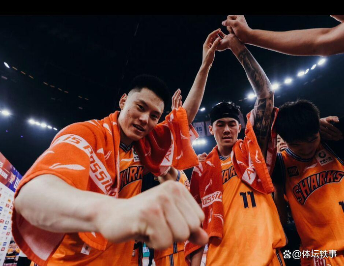 CBA联赛格局剧变：上海登顶、辽宁广东遇挫、宁