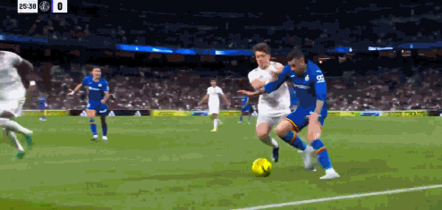 吕迪格回应哈兰德对决与合同传闻，强调防守责