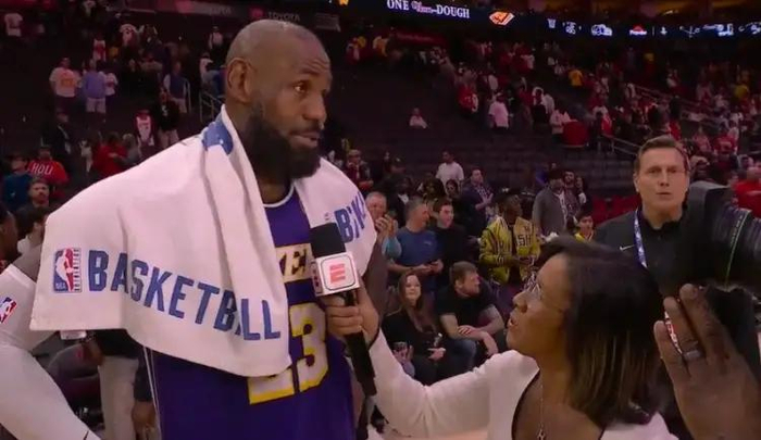 杜兰特两战负湖人陷困境 詹姆斯养生打法掀热议