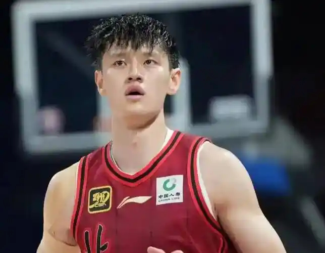 北京首钢伤病困扰深陷困境，曾凡博伤情成关键